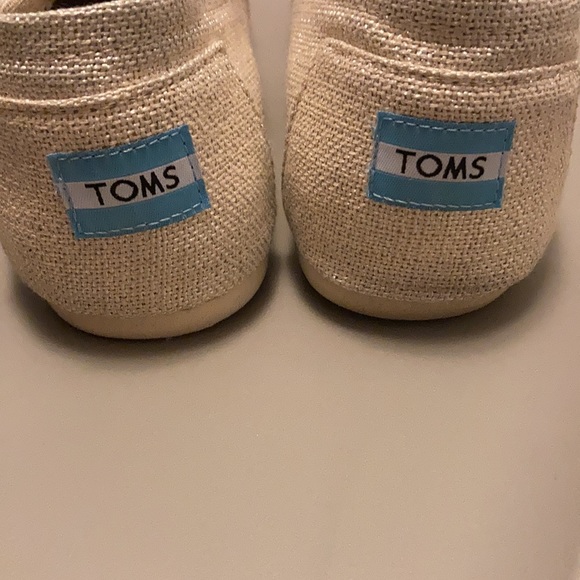 Toms - Picture 5 of 10